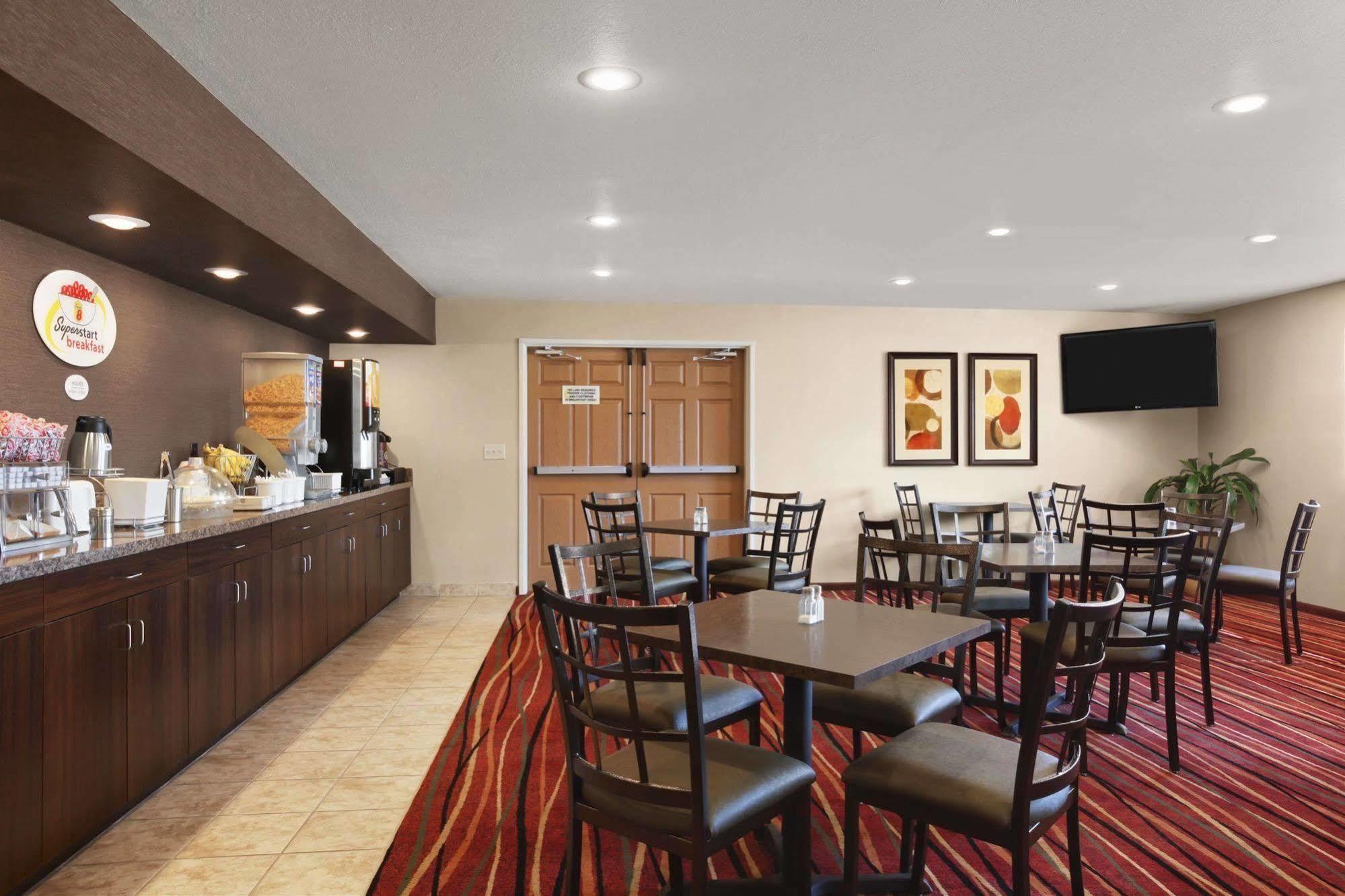 Hotel Super 8 By Wyndham Brookings Exterior foto